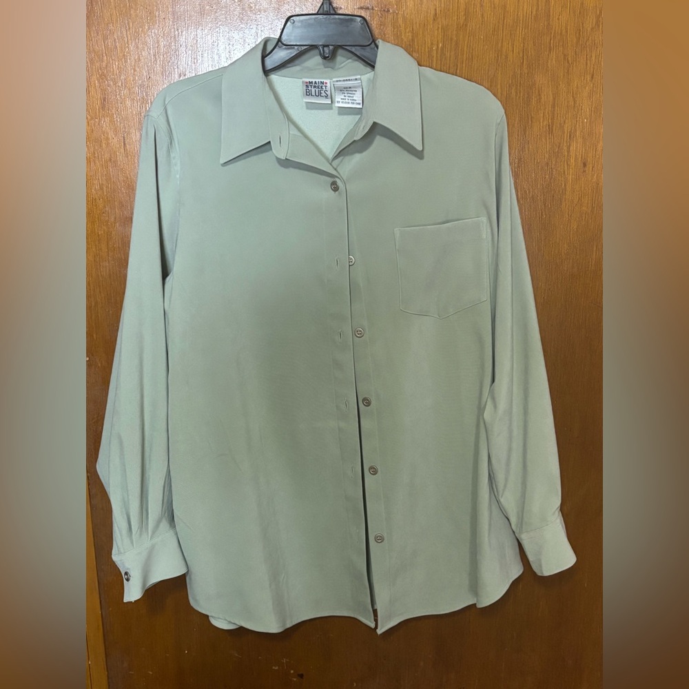 Main Street blues sage green soft long sleeve office button down blouse medium